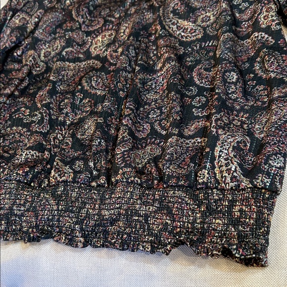 Democracy Ruffled Sleeve Paisley Blouse - Size S - Picture 7 of 14
